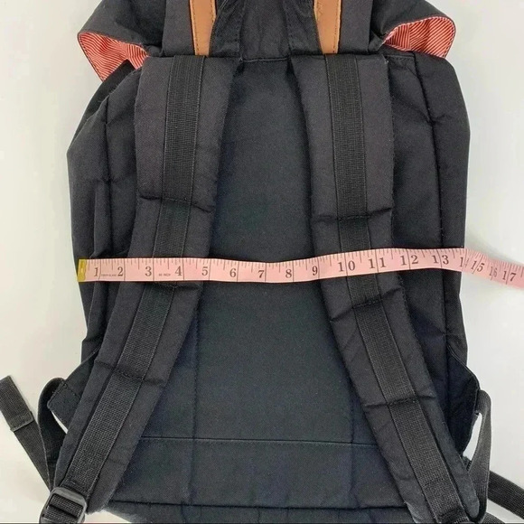 Herschel Little America mid-volume (17L) Backpack - Picture 3 of 9